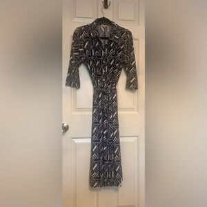 Sandra Darren Women's 3/4 Sleeve Geometrical Print Shirtdress.